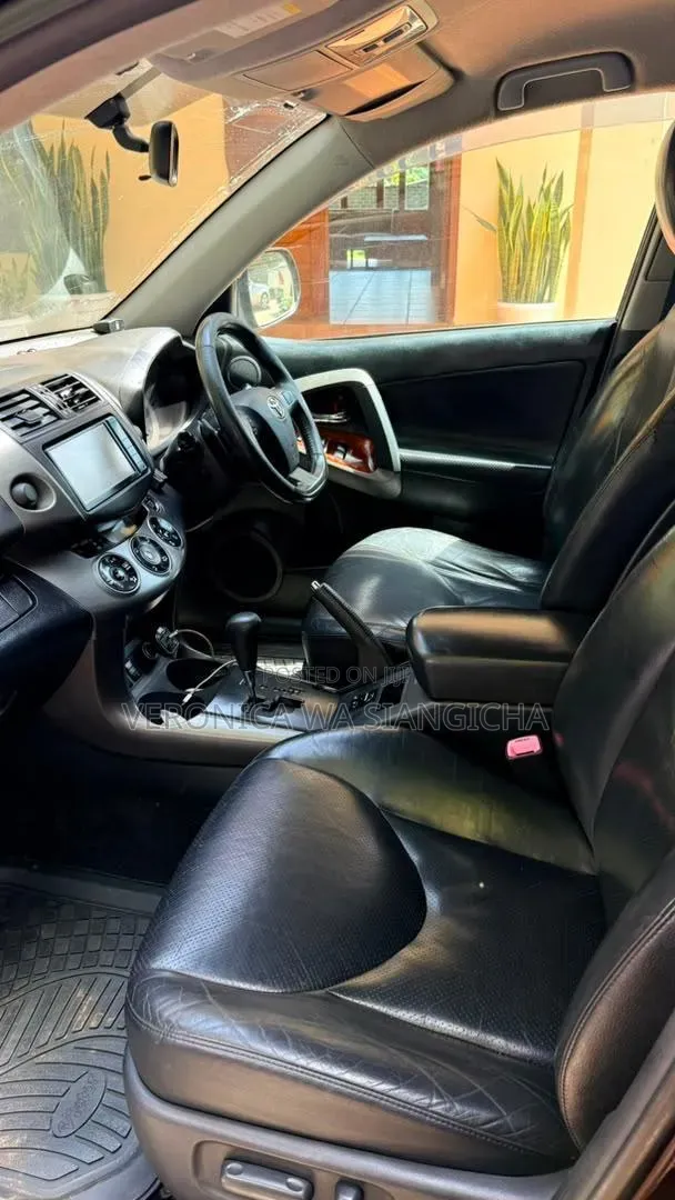 Toyota Vanguard 2010