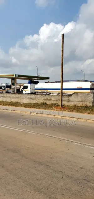 Eneo Limegusa Barabara Ya Lami Linauzwa Tabata Maji Chumvi
