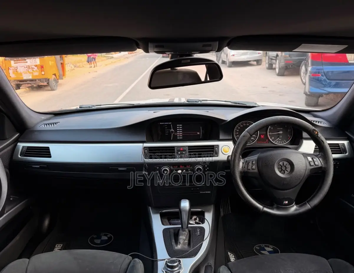 BMW 3 Series 2010 White