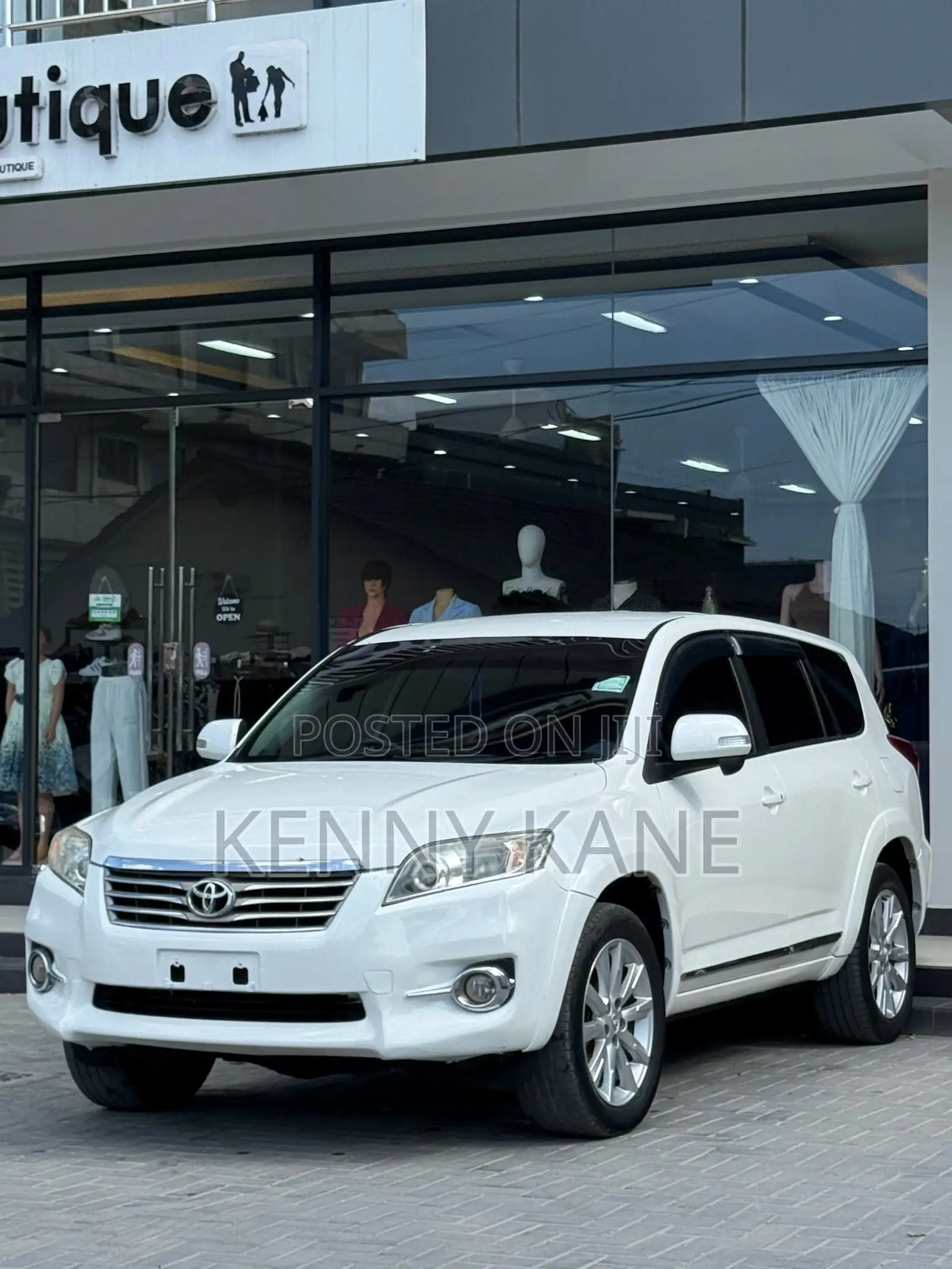 Toyota Vanguard 2010 White