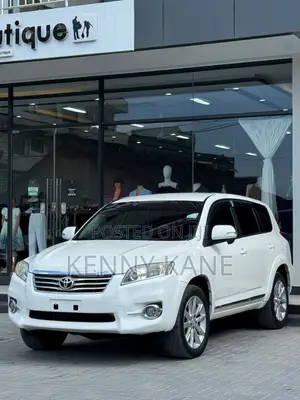Toyota Vanguard 2010 White