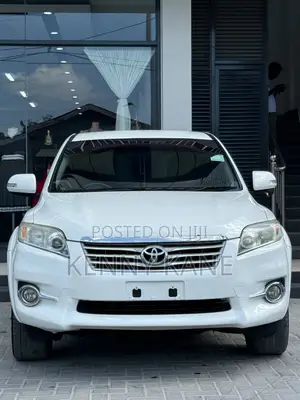 Toyota Vanguard 2010 White