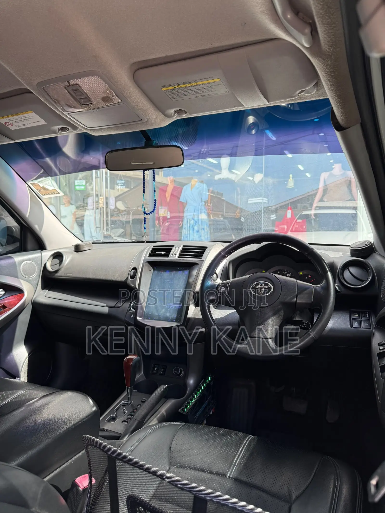 Toyota Vanguard 2010 White