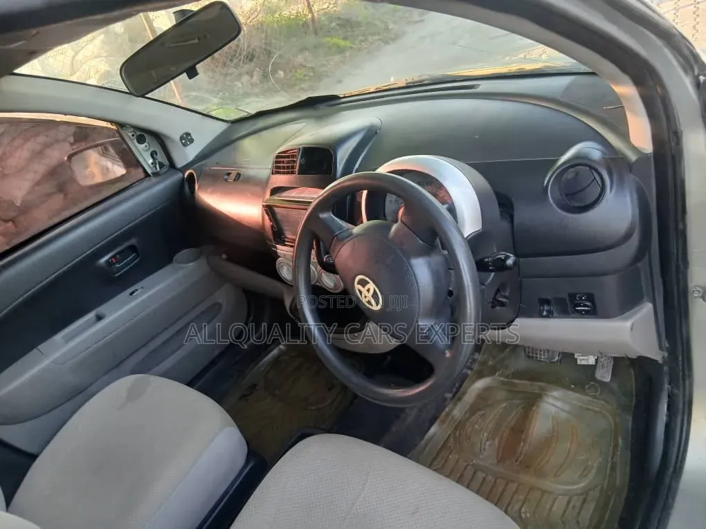 Toyota Passo 2005 Silver