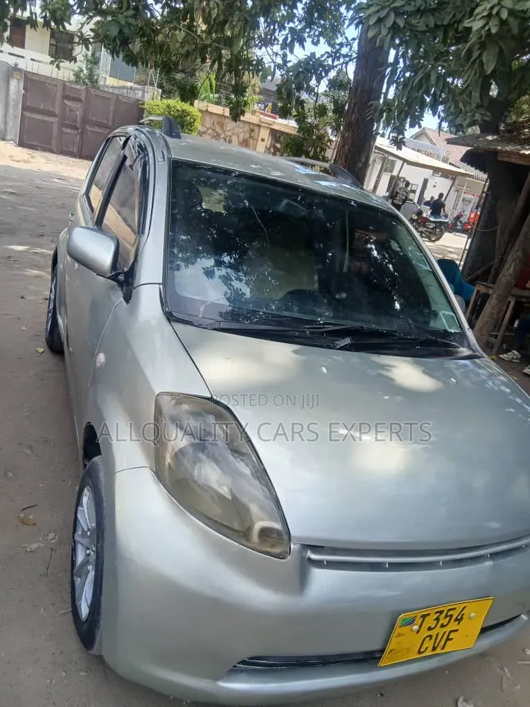 Toyota Passo 2005 Silver