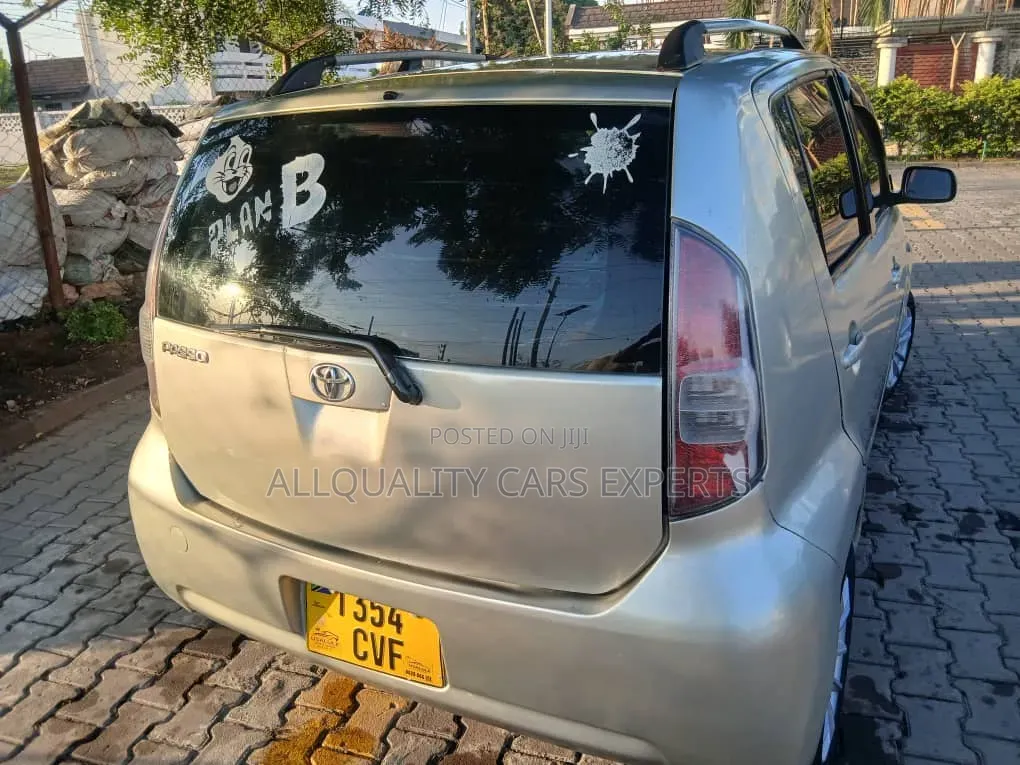 Toyota Passo 2005 Silver