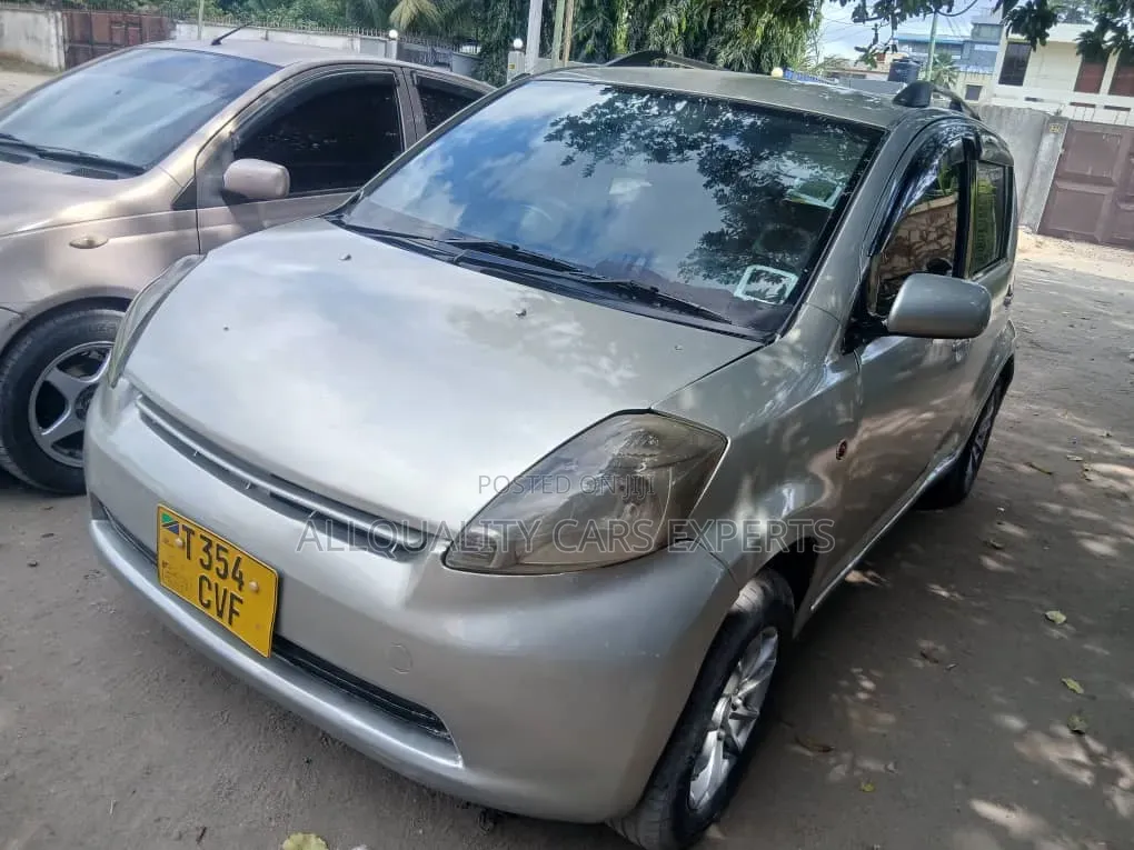 Toyota Passo 2005 Silver