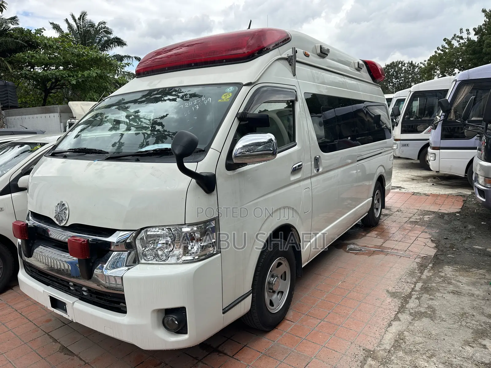 Toyota Quantum 2012 White