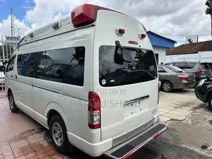 Toyota Quantum 2012 White