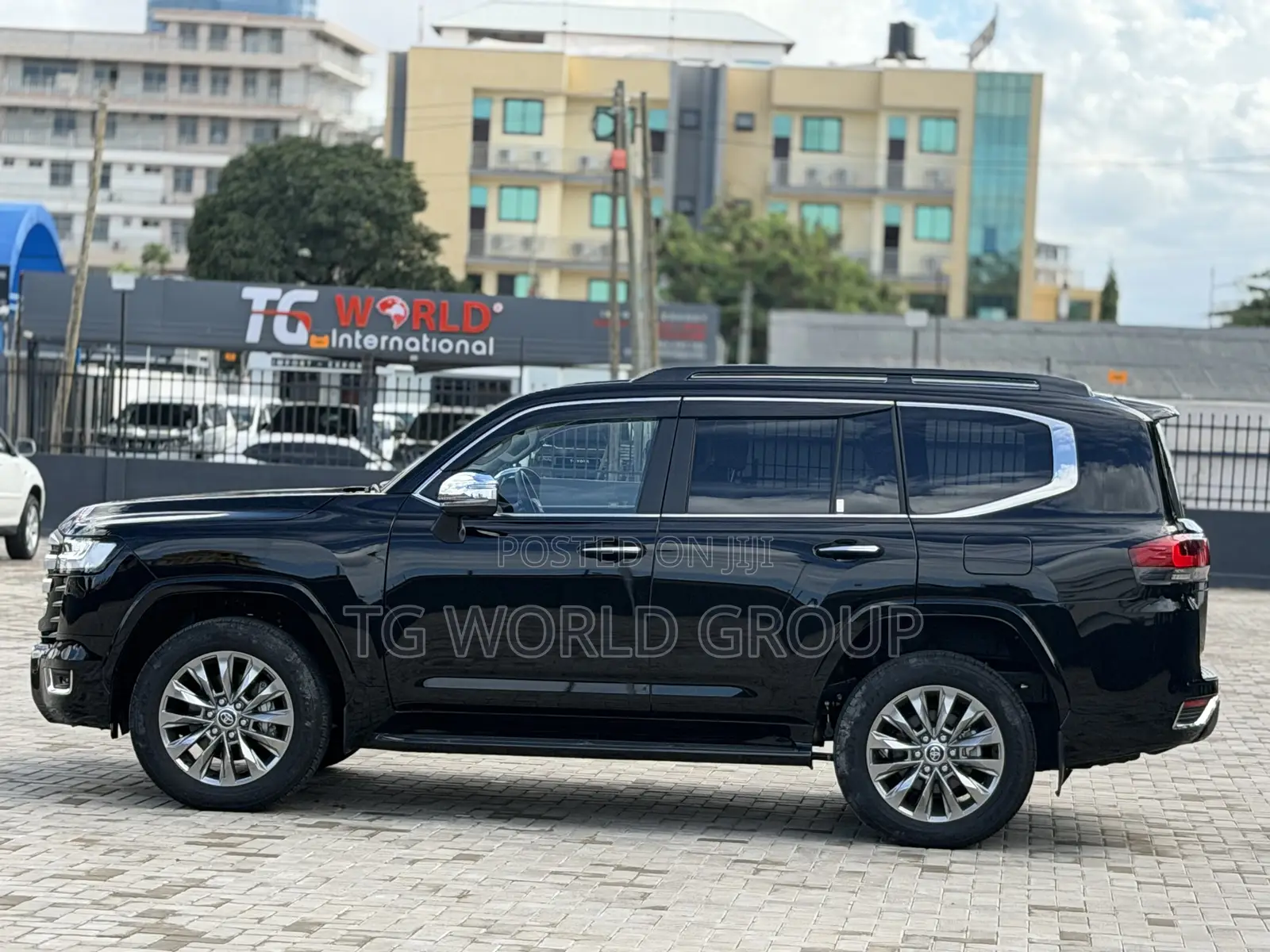 New Toyota Land Cruiser LC300 2025 Black