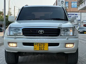 Toyota Land Cruiser Prado 2006 White
