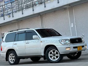 Toyota Land Cruiser Prado 2006 White