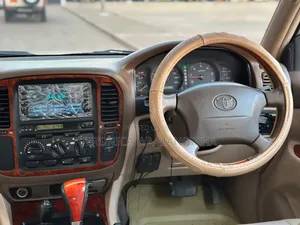 Toyota Land Cruiser Prado 2006 White