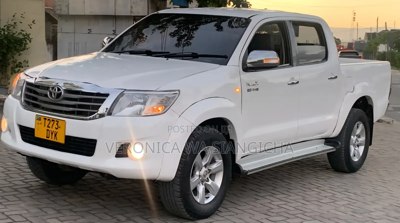 Toyota Hilux 2011 White