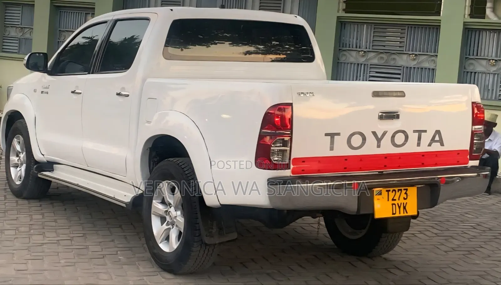 Toyota Hilux 2011 White