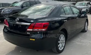 Toyota Premio 2018 Black