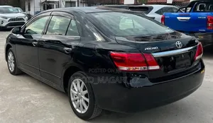 Toyota Premio 2018 Black