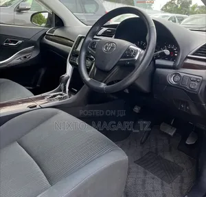 Toyota Premio 2018 Black