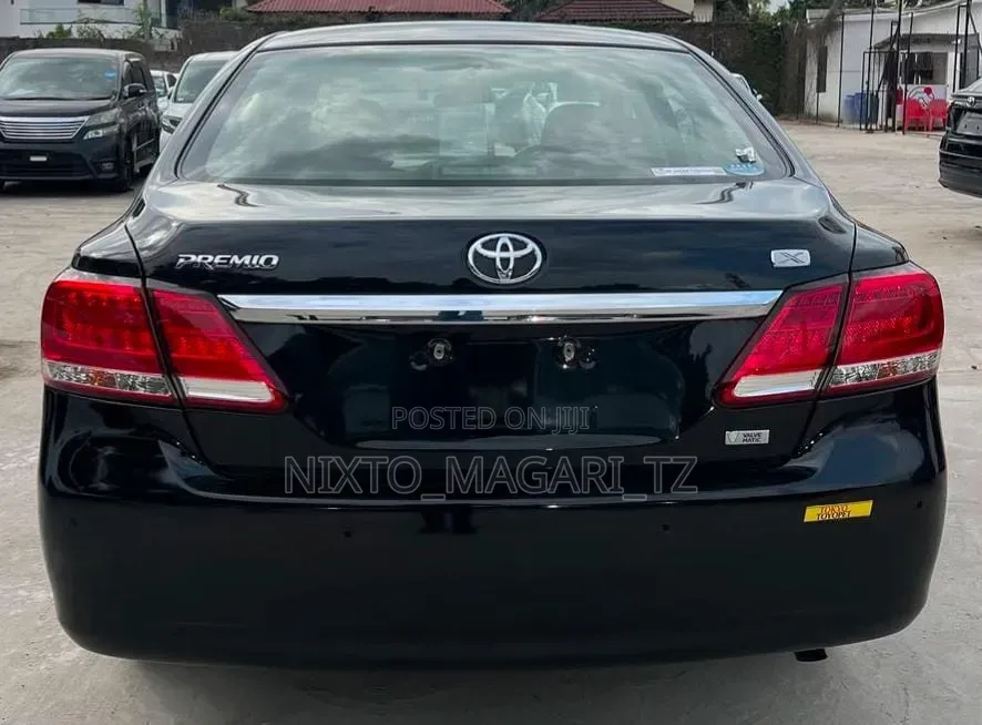 Toyota Premio 2018 Black