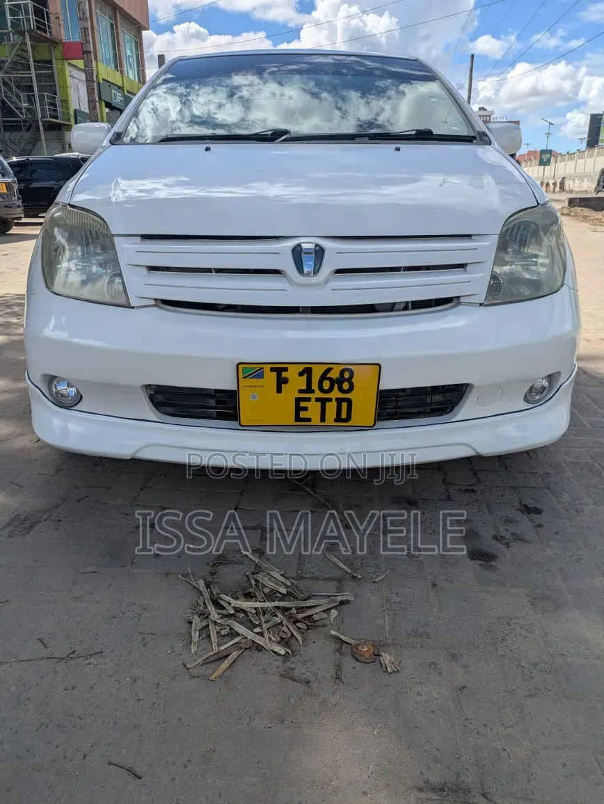 Toyota IST 2004 White