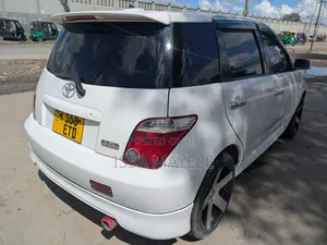 Toyota IST 2004 White