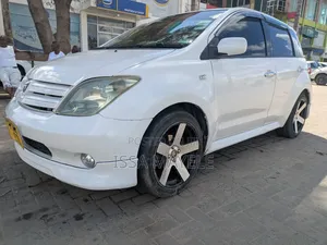 Toyota IST 2004 White