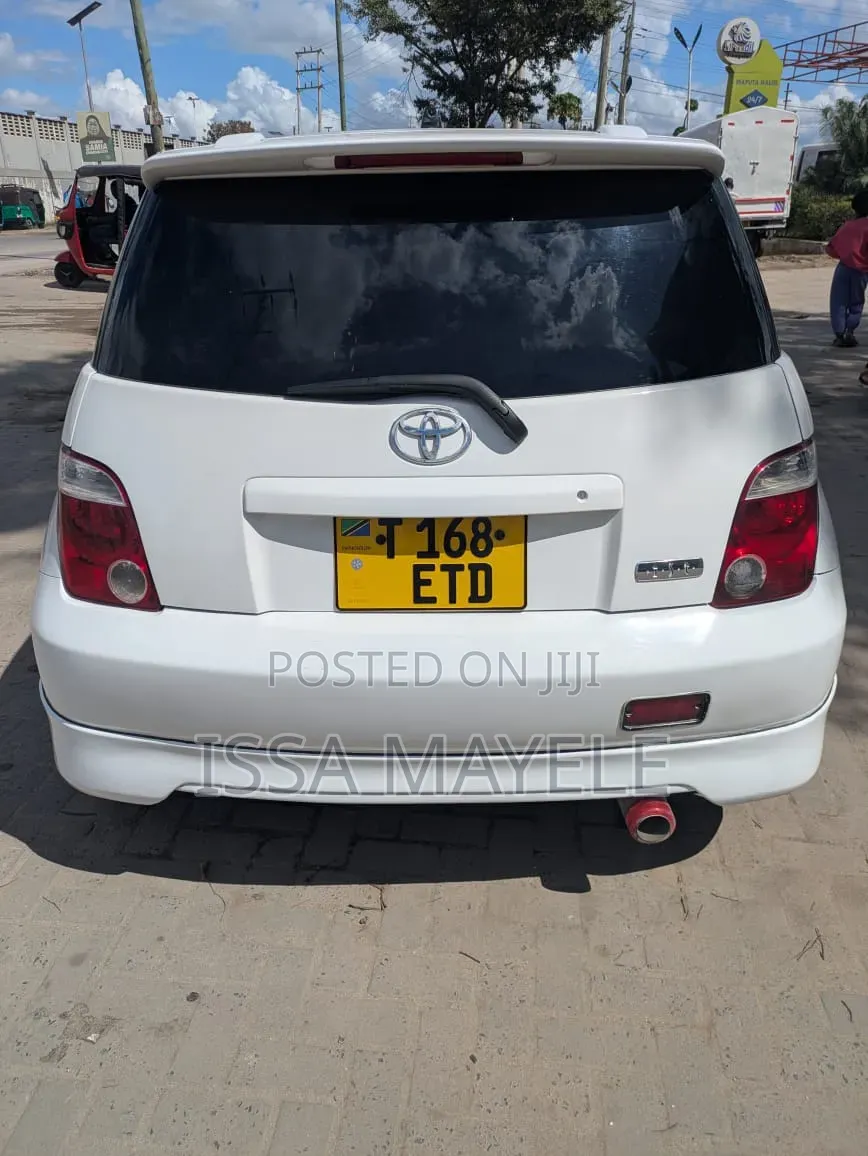 Toyota IST 2004 White