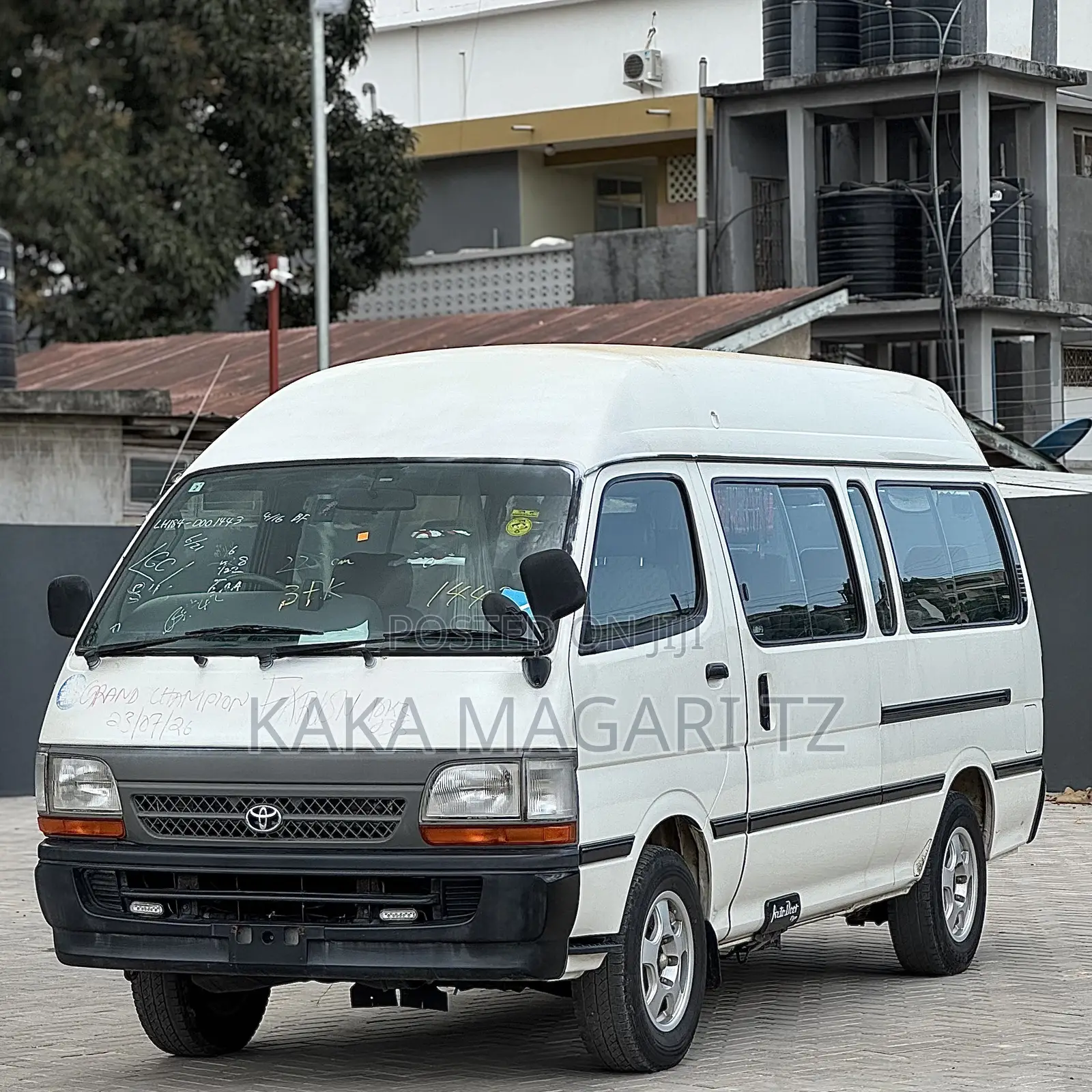 Toyota HiAce 1999 White