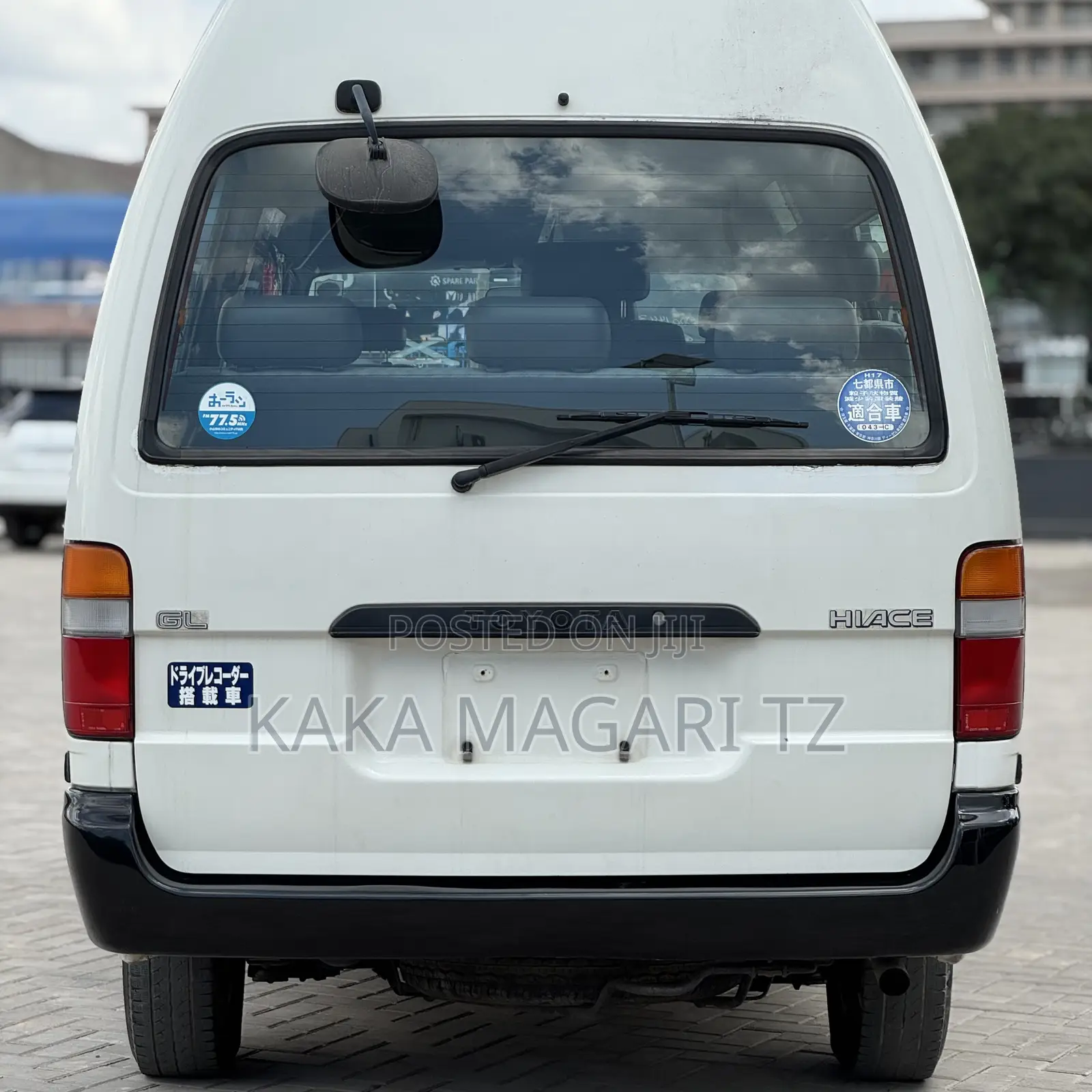 Toyota HiAce 1999 White
