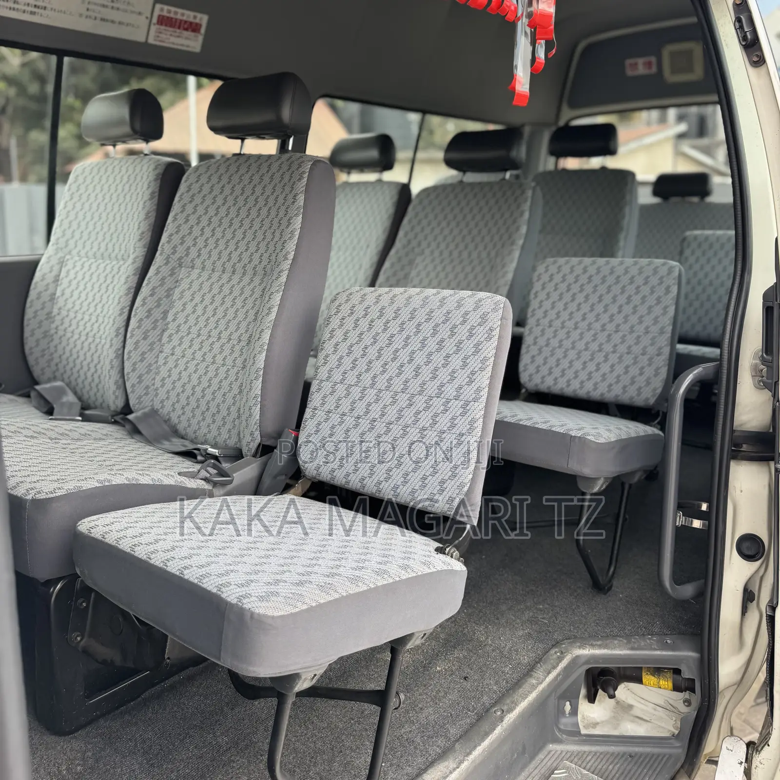 Toyota HiAce 1999 White