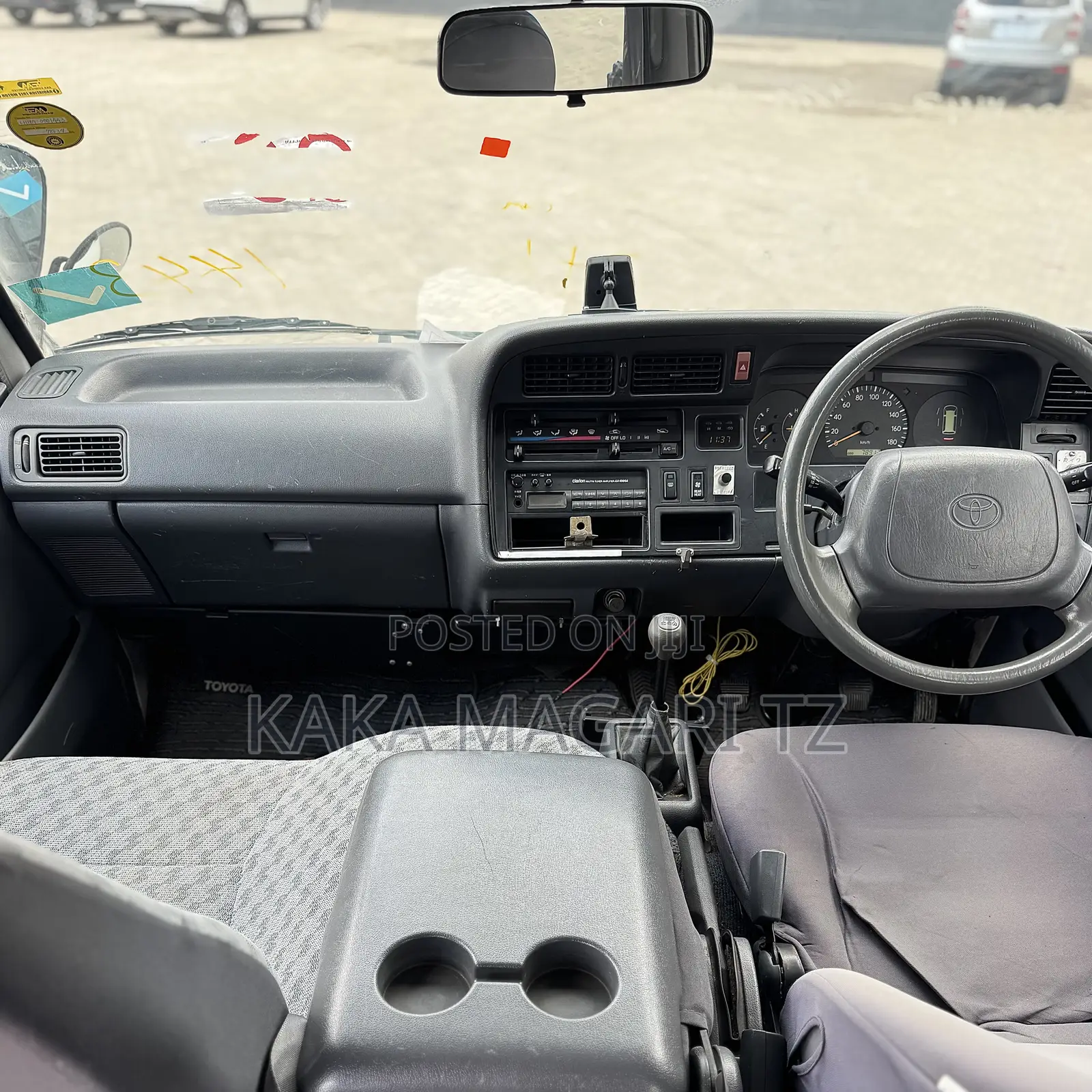 Toyota HiAce 1999 White