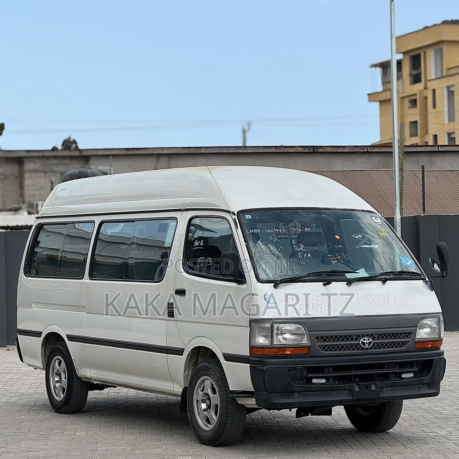 Toyota HiAce 1999 White