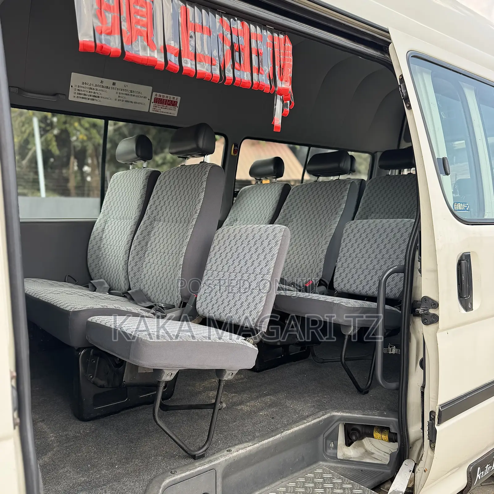 Toyota HiAce 1999 White