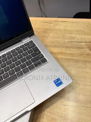 Laptop Dell Latitude 5320 16GB Intel Core i5 SSD 256GB