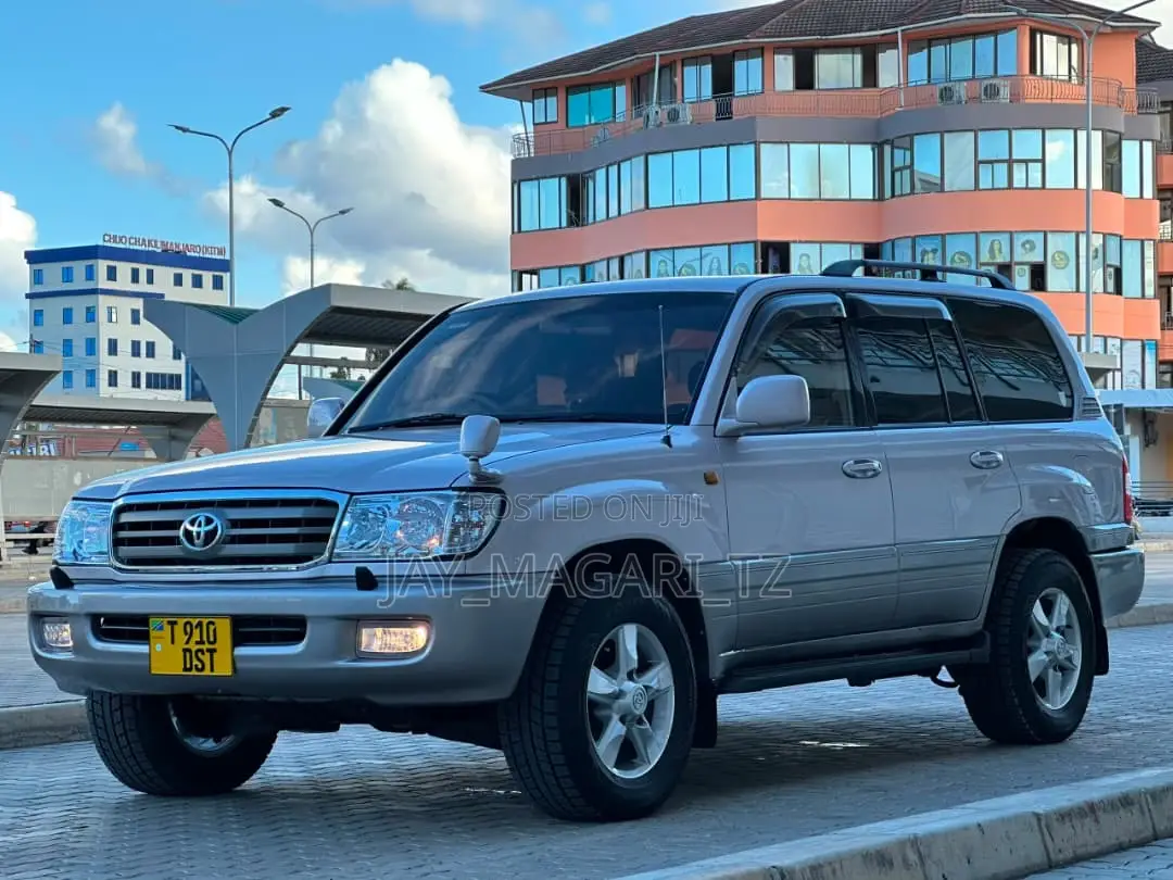 Toyota Land Cruiser 2000 Silver