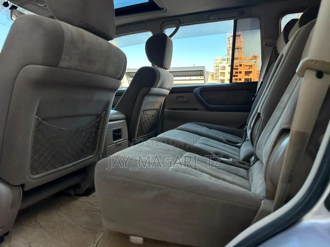 Toyota Land Cruiser 2000 Silver