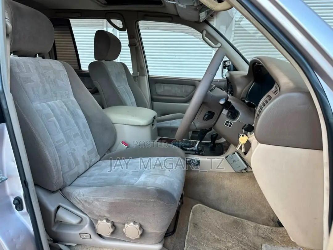 Toyota Land Cruiser 2000 Silver