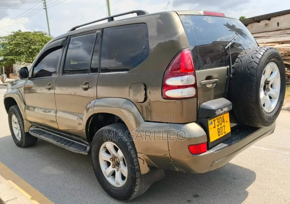 Toyota Land Cruiser Prado 3.4 5dr 2005 Gold