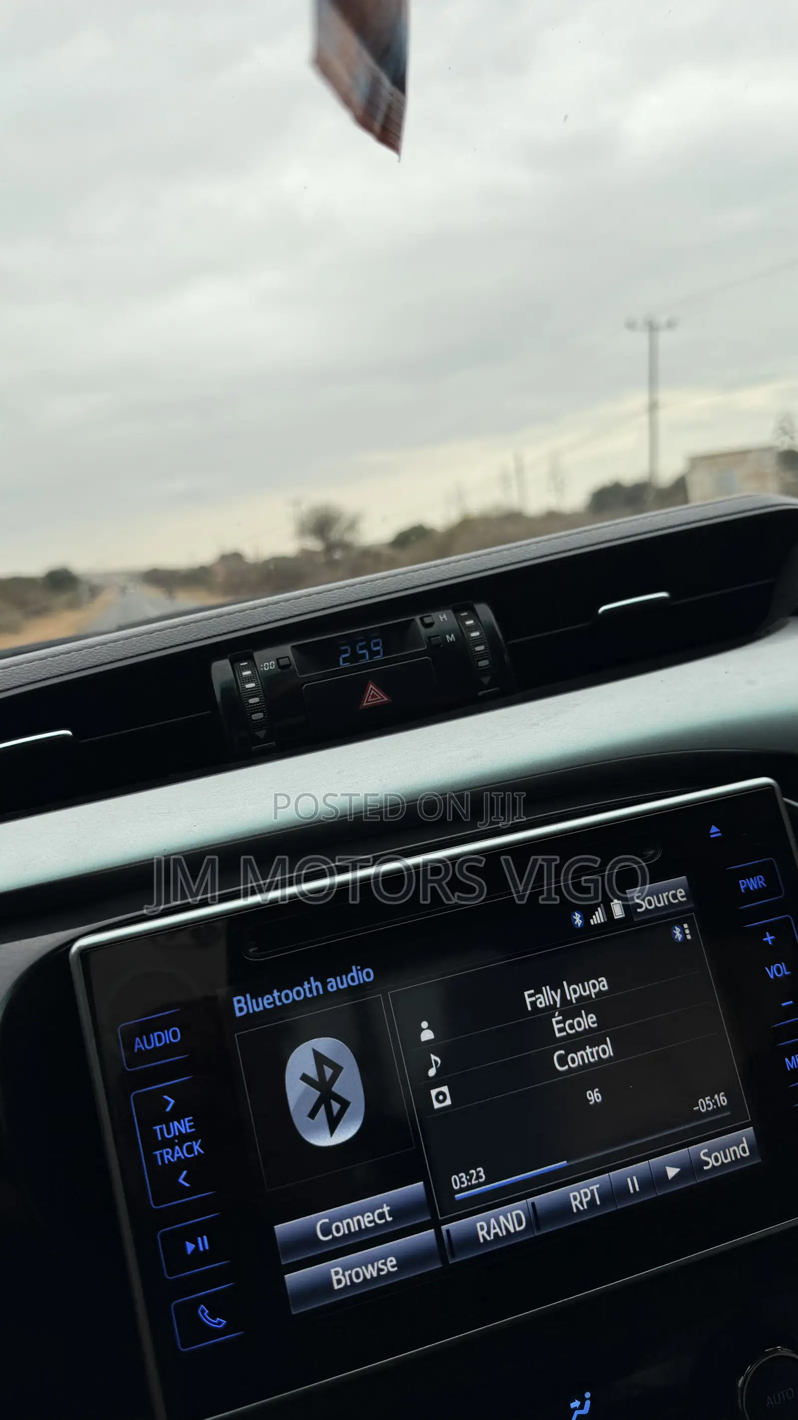 Toyota Hilux 2019 White