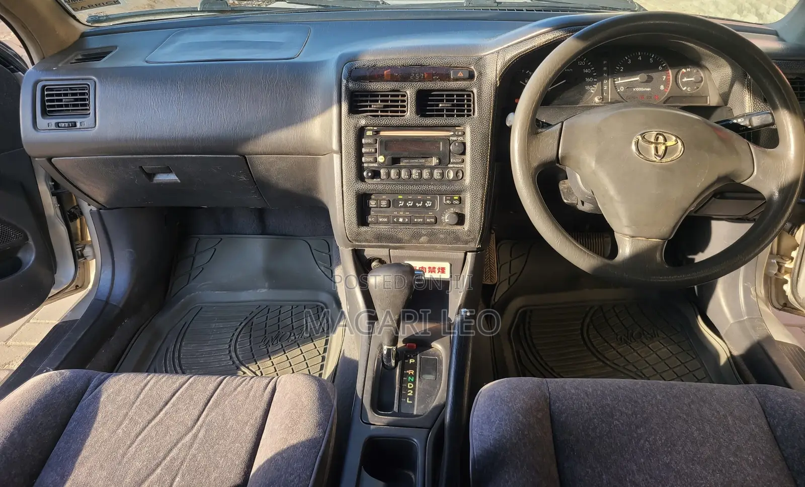 Toyota Carina 1.5 FWD Sedan 2001 Silver
