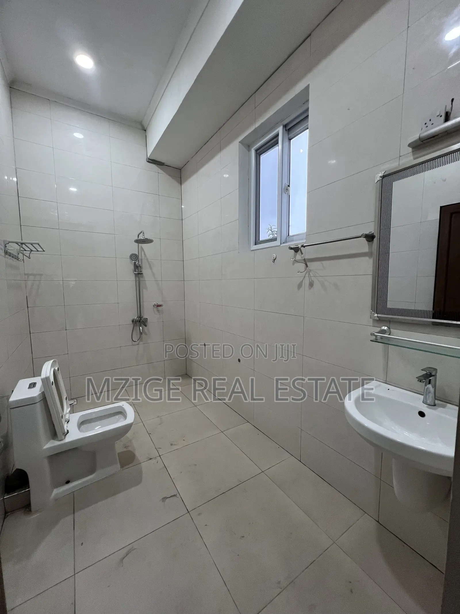 5bdrm House in Nyumba Ya Ghorofa for sale