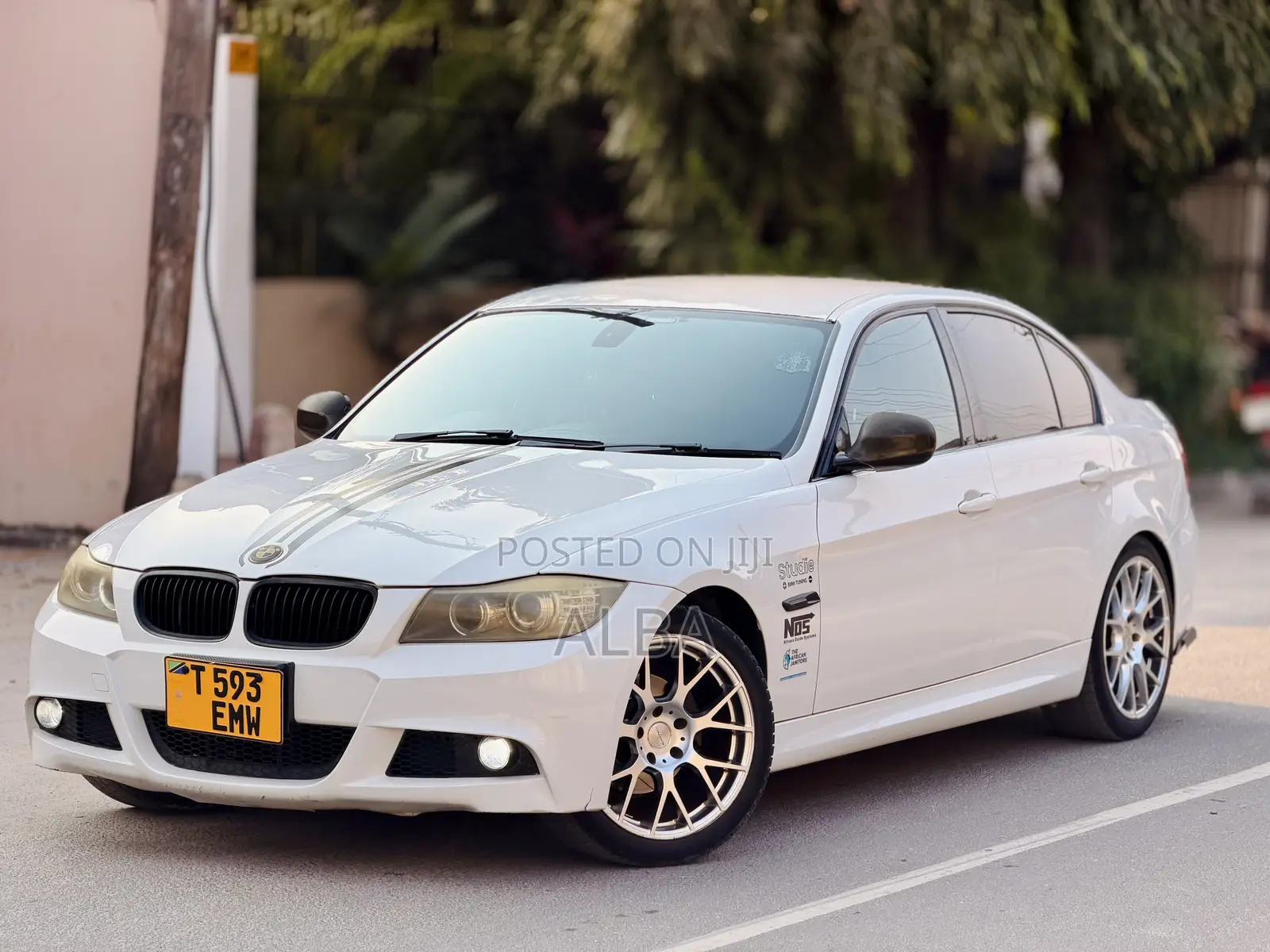 BMW 320i 2011 White