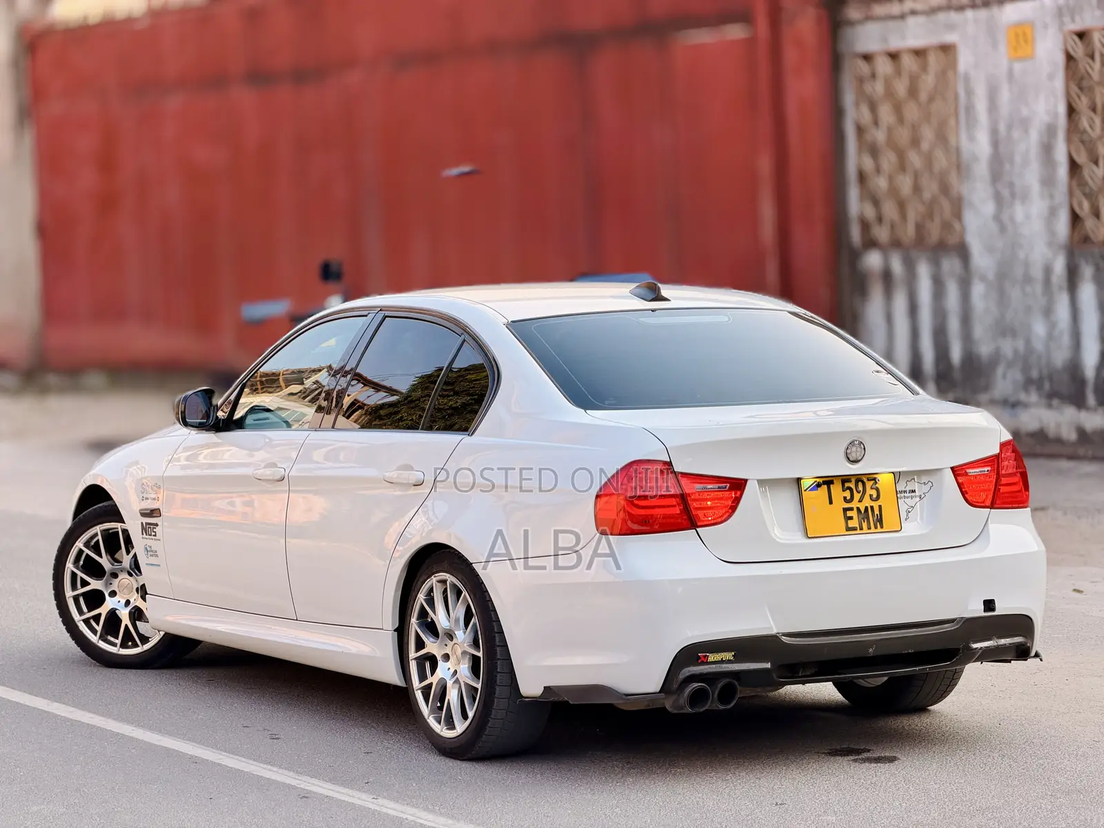 BMW 320i 2011 White