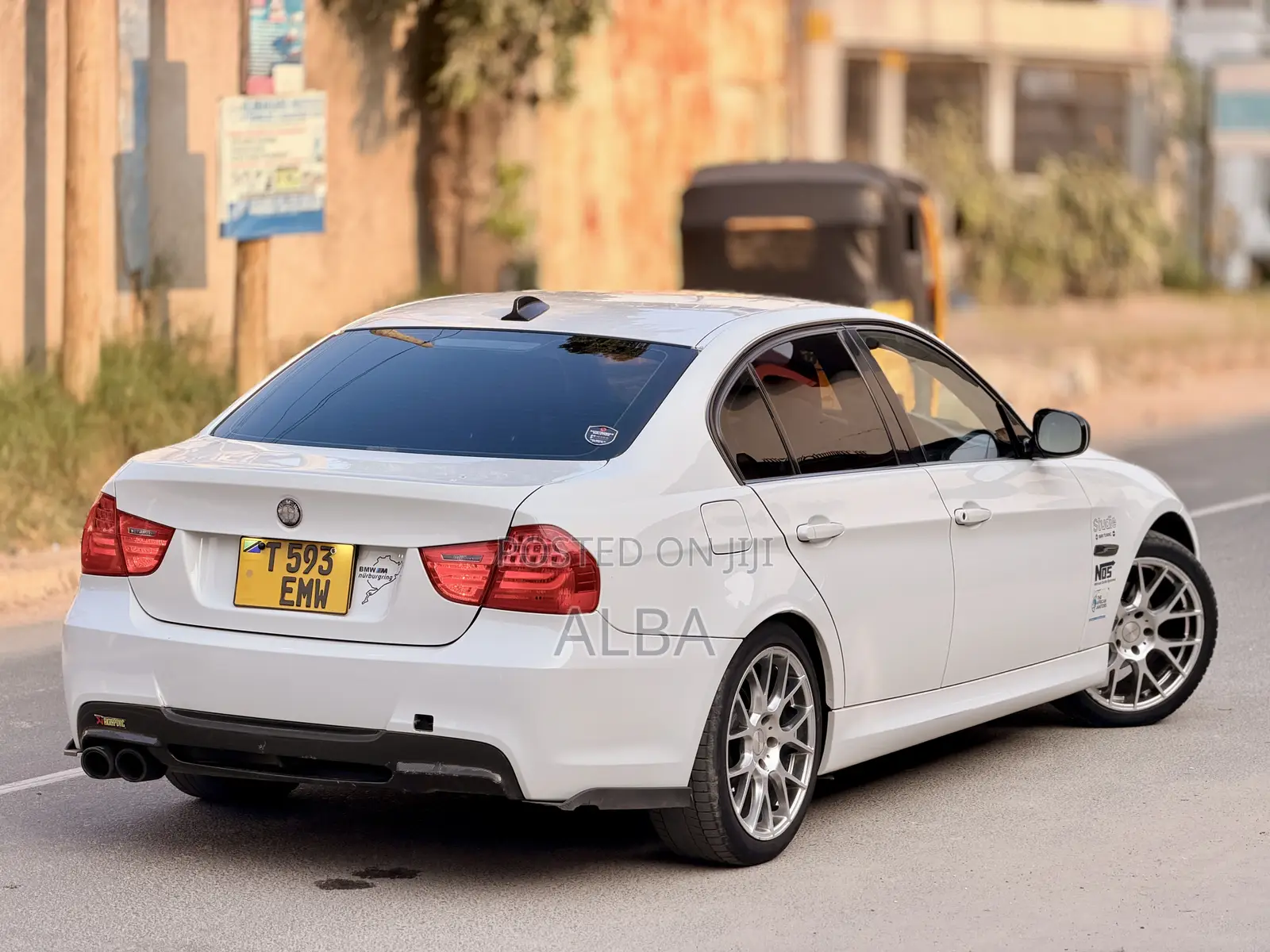 BMW 320i 2011 White