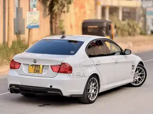 BMW 320i 2011 White
