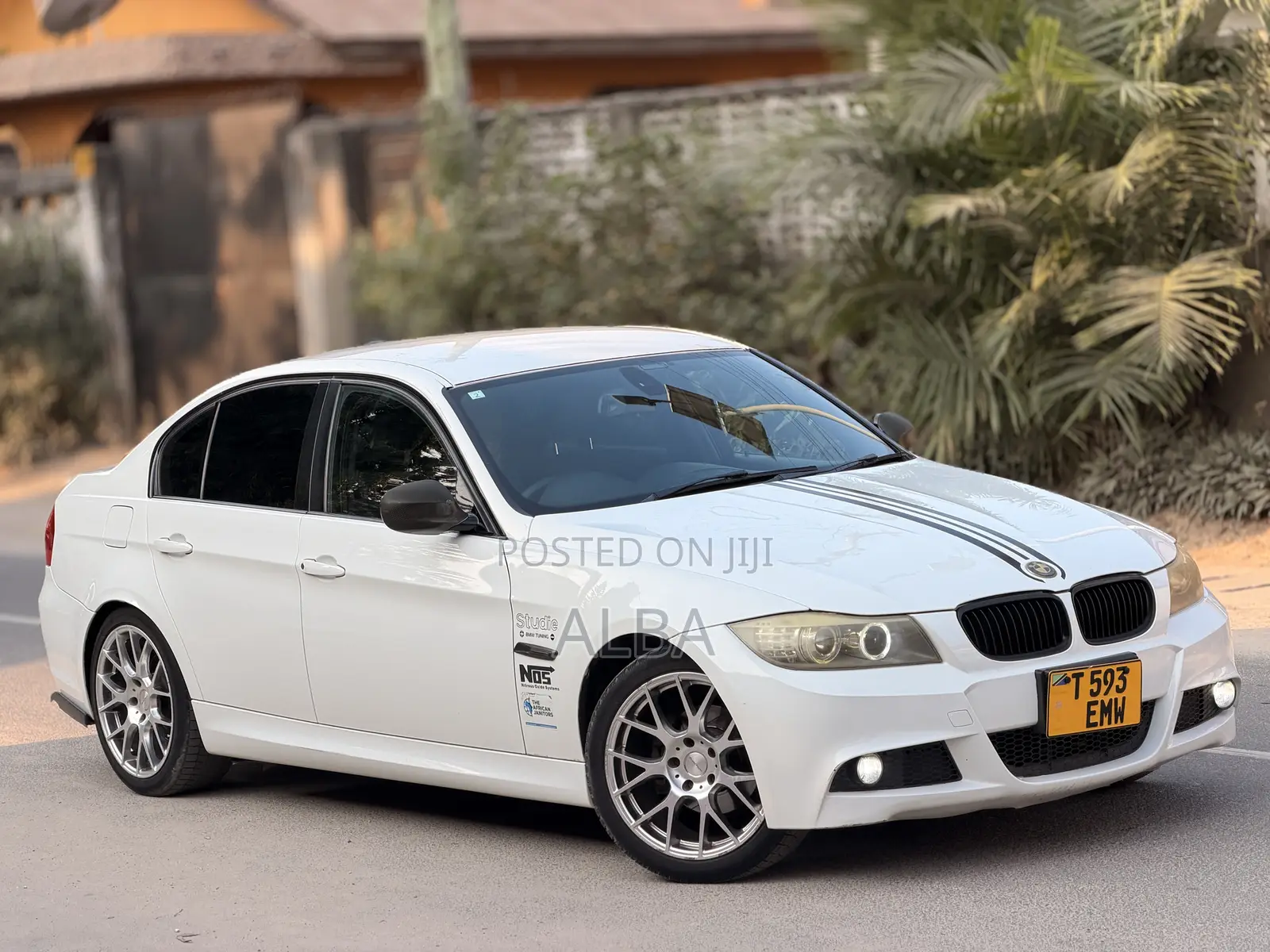 BMW 320i 2011 White