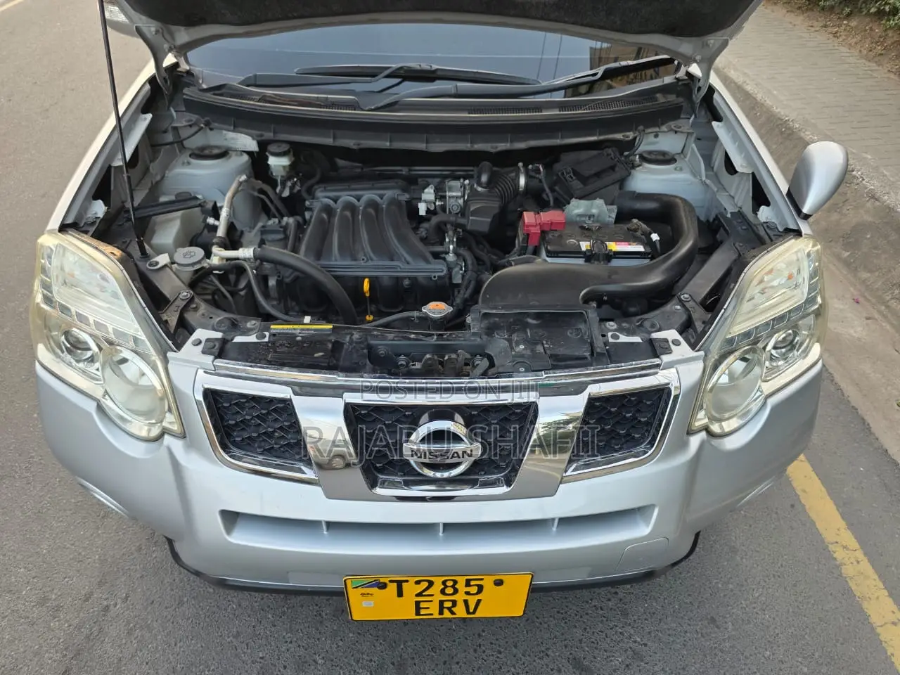 Nissan X-Trail 2.0 Petrol XE 2011 Silver