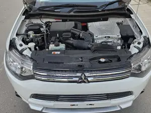Mitsubishi Outlander 2.0 PHEV AWD 2016 White