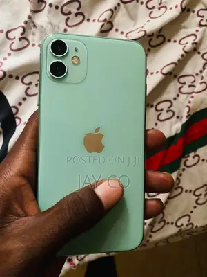 Apple iPhone 11 64 GB