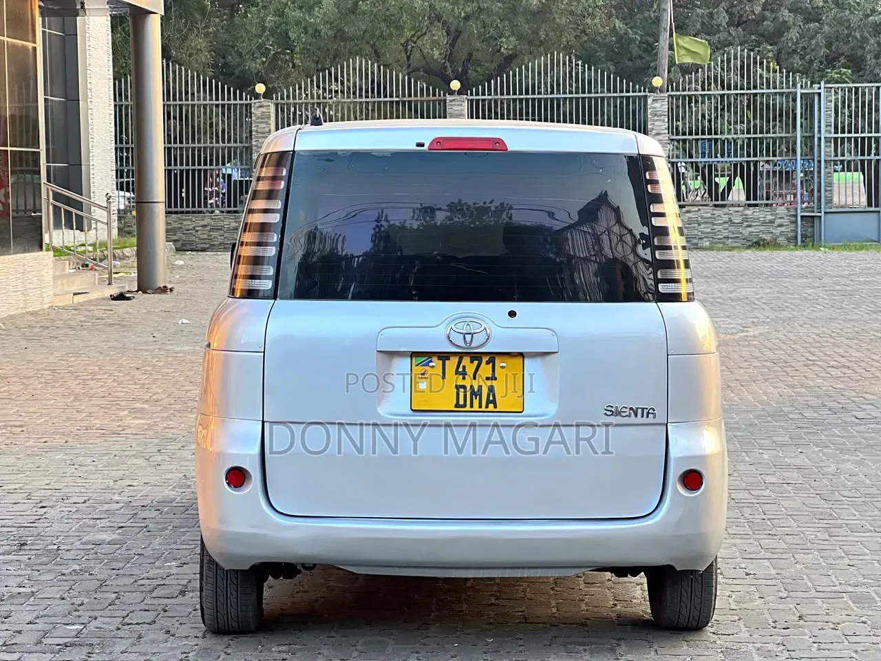 Toyota Sienta 2005 Silver